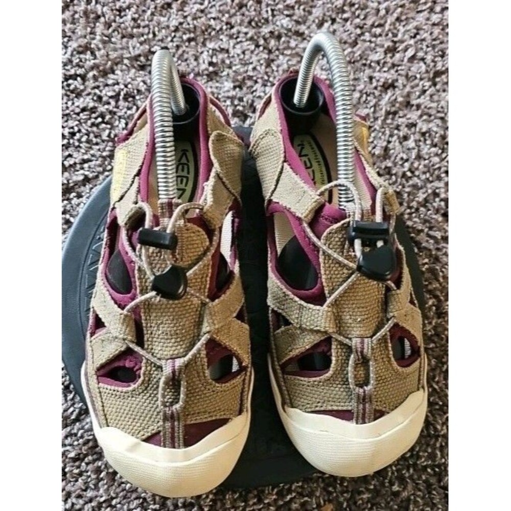 KEEN Coronado Vulcanized Canvas Water Sandal Womens 8 Tan Burgundy Trail Shoes